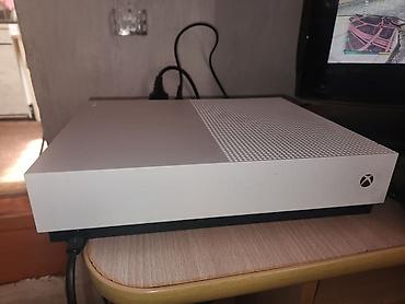 Xbox One: Xbox one s коробка документ на месте в отличном состоянии имеется два — 4
