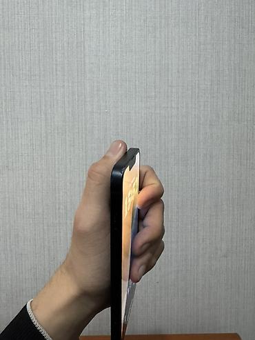 Apple iPhone: IPhone 13 — 4