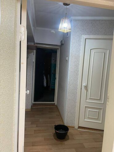 Офисы: 2 комнаты, 42 м², Индивидуалка, 2 этаж, Косметический ремонт
