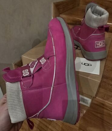 Gležnjače: Gležnjače, UGG, 37 — 7