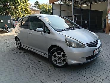 машина старый: Honda Fit: 2003 г., 1.3 л, Вариатор, Бензин, Лимузин — 1