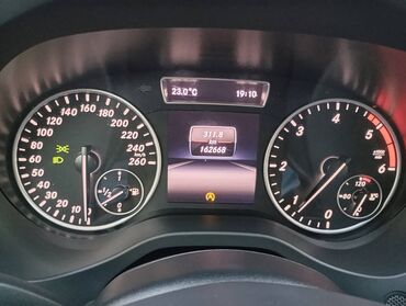 Mercedes-Benz: Mercedes-Benz A 180: 1.4 l | 2014 г. Hečbek — 24