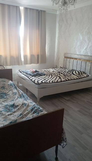 kiraye evler 150 200 manat: Metroya 5 dq lik mesafede qiz telebe otaq yoldasi axtarilir komunal — 7
