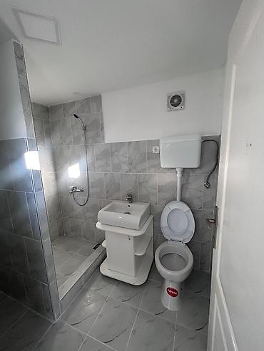 nekretnine oglas: Stambeni/kancelarijski kontejner – izolovan, dimenzije L 10,30 m x W — 8