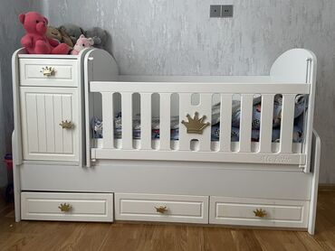 Uşaq üçün maşın çarpayıları: Oğlan və qız üçün, İşlənmiş, Dördbucaq, Beşik, Dəstsiz, Matras ilə, Yellənmə mexanizmsiz