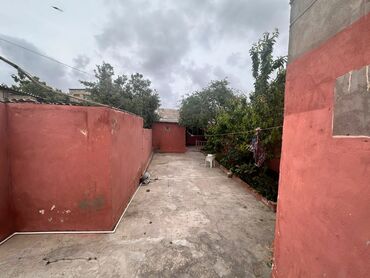sabirabad satilan evler: 4 otaqlı, Yeni tikili, 75 kv. m