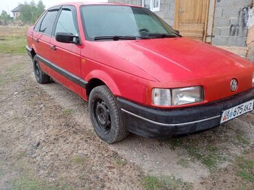 Volkswagen: Volkswagen Passat: 1989 г., 1.8 л, Механика, Газ, Седан