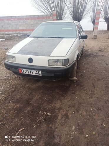 авто шевролет: Volkswagen Passat: 1992 г., 1.8 л, Механика, Бензин, Седан