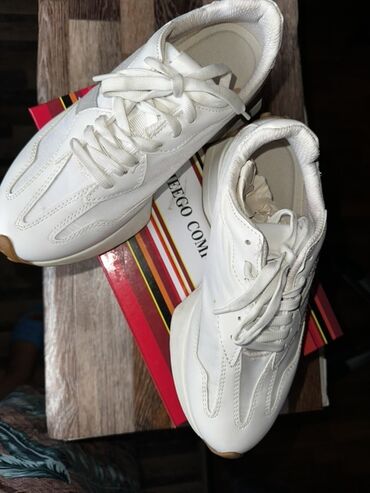 li ning зимние кроссовки: Кроссовки, 36.5, New Balance, Новый, цвет - Белый, Самовывоз, Платная доставка