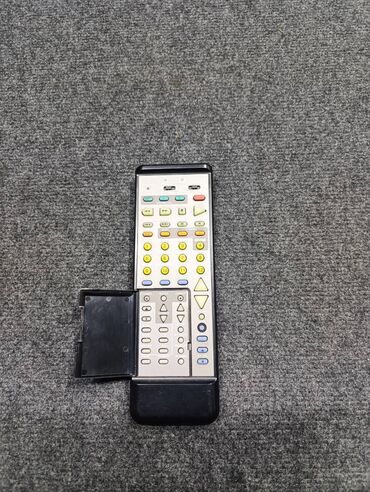 Pojačala i prijemnici: Denon RC 833 original daljinski. za AVR 1400, AVR 2400 AVR 3200 — 4