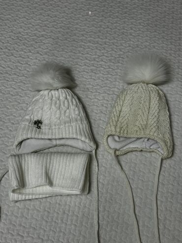 одежды для новорожденных: Продаю зимние шапочки на годик Серая осенне-весення тоже надо годик