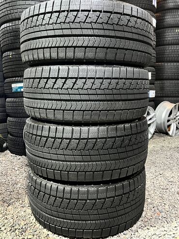 Шины: Шины 275 / 35 / R 19, Зима, Б/у, Комплект, Легковые, Япония, Bridgestone