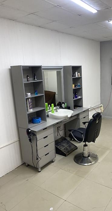 berber salon mebeli: Peşəkar bərbər/vizaj üçün salon dəsti Tərkibi: - Geniş güzgülü iş — 2