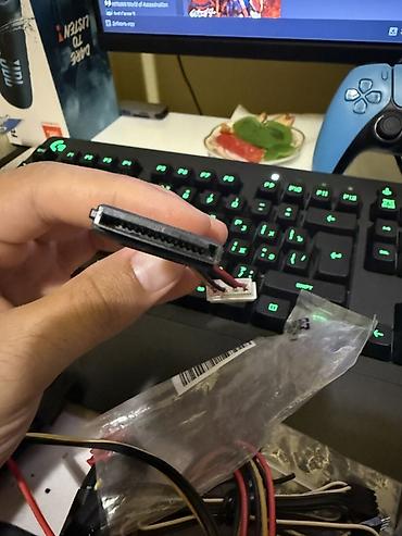 Kabellər və adapterlər: Məhsul: Kompüter üçün kabel və adapterlər dəsti. Qiymət hamısına — 12