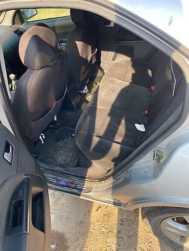 1999 ford transit: Ford Mondeo: 2 l | 2004 il 200000 km Sedan — 5