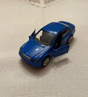 lego oyuncaq: Mavi rəngli metal oyuncȧq avtomobil maketi - Sedan kuzovlu, realist — 4