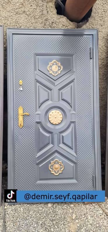 Giriş qapıları: Seyf qapılar Münasib qapılar Dəmir qapı Ev qapıları Çol qapısı — 19