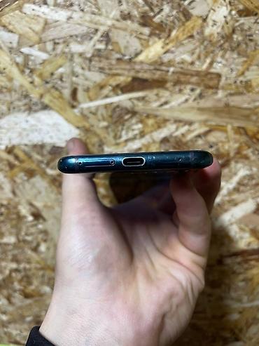 Huawei: Huawei Mate 20 Pro — 4