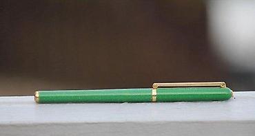 Ostali aksesoari: Elysee Green Lacquer & Gold naliv pero, penkalo. Made in West — 3