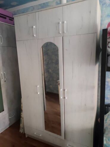 раздвижные шкафы: Шкаф для одежды, Б/у, Прямой