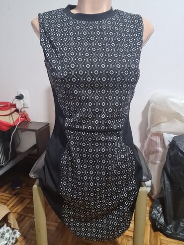 haljina 42: XL (EU 42), bоја - Crna, Drugi stil, Kratkih rukava