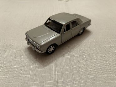 Avtomobil modelləri: Metall oyuncaq avtomobil modeli - Korpus: tam metal (die-cast) — 1