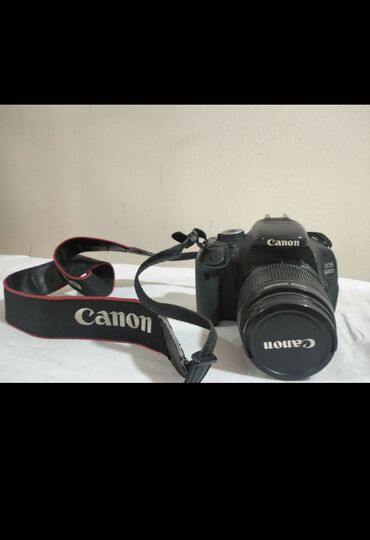 фотоаппарат зеркальный: Цифровая зеркальная фотокамера Canon EOS 600D с объективом Canon Zoom