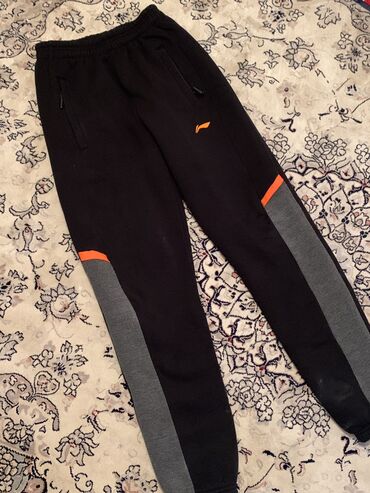 черные брюки мужские: Брюки L (EU 40), цвет - Черный