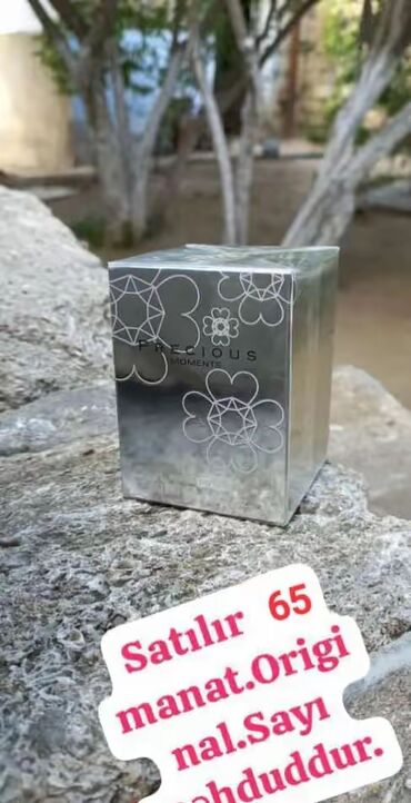 Ətriyyat: Oriflame brendinin "Dancing Lady Hypnotic Night" ətri. Bu ətir 50 ml — 49