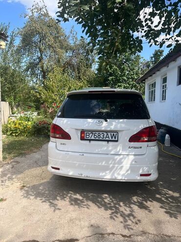 авто расурочка: Просторный праворульный семейный минивэн/универсал с удобной