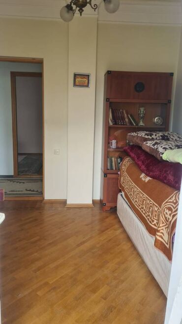 Digər kommersiya daşınmaz əmlakı: Badamdar da Hərbi qospitalın yanında 6 sotun içində olan 2 mərtəbli 5 — 14