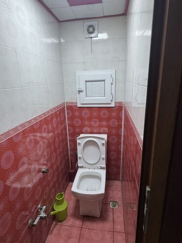 Uzunmüddətli kirayə mənzillər: Təcili satılır !!! 9mərtəbəli binanın 1ci mərtəbəsi. Ev köhnə — 11