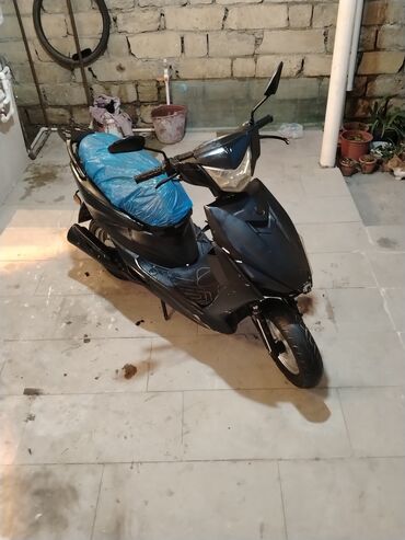 Mopedlər,skuterlər: Salam moped satilir sadece apqi satqi senedi var 49 kubdu sureti 60 70 — 9