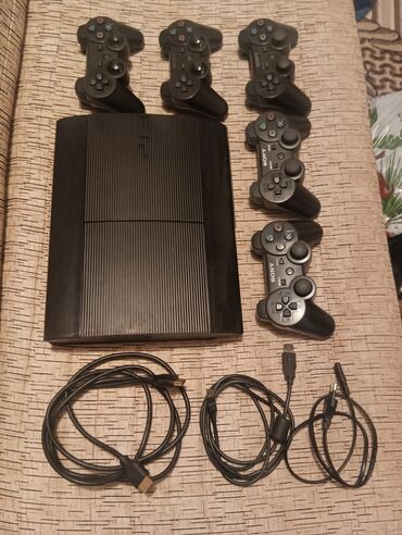 playstation 3 150 azn: Plesdesin 3 super silim 500 gb yadas yadasinda 41 oyun var. 5 oyun