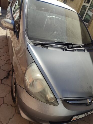 машины фит: Honda Fit хэтчбек, серый металлик. Основные характеристики: - Кузов