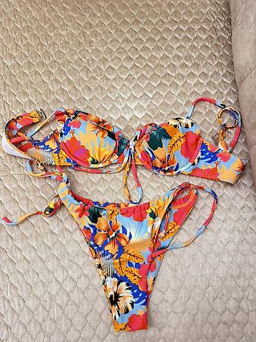 Купальники: İki hissəli qadın bikini dəsti Yenidi,istifade olunmayib. Real — 2