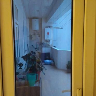 ipatekada olan evler: 8-ci kilometr, 3 otaqlı, Yeni tikili, m. Neftçilər, 126 kv. m