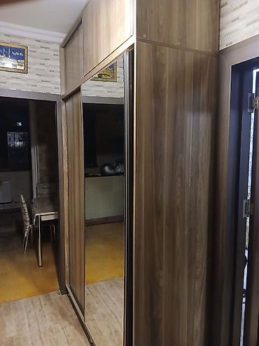 paltar asma: Geniş güzgülü sürgülü qapılı dolab - Material: ağac teksturalı — 1