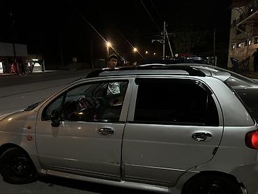 авто полироль: Автомобиль компакт-класса с бензиновым двигателем и автоматической — 7