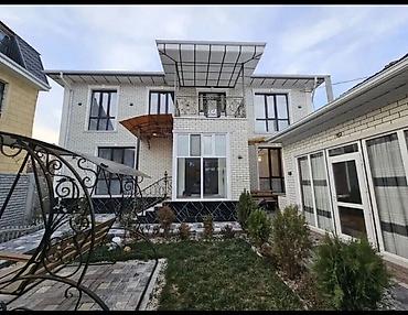 Продажа коттеджей и домов: Продается двух этажный дом Понарамные окна 250кв На первом этаже Зал — 1