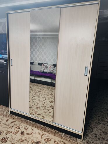 Шкафы: Шкаф купе в идеальном состоянии размер 210×160 Цена 8000