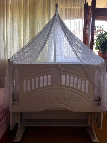 hava dosekleri: Oğlan və qız üçün, İşlənmiş, Dördbucaq, Beşik, Dəst ilə, Matras ilə, Yellənmə mexanizm ilə