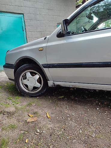 Volkswagen: Volkswagen Golf: 1992 г., 1.8 л, Автомат, Бензин — 4