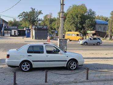 продаю митсубиси: Volkswagen Vento: 1995 г., 1.8 л, Механика, Бензин, Седан