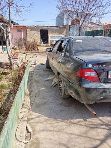 Daewoo: Daewoo Nexia: 2010 г., 1.6 л, Механика, Бензин, Седан