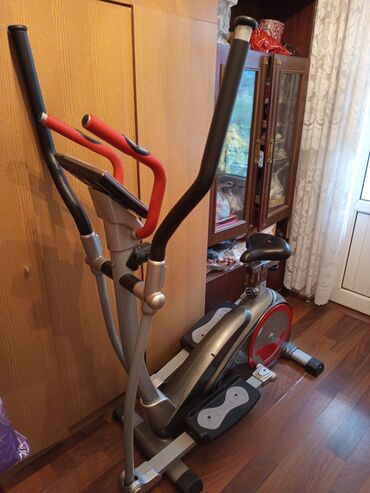 Nərdlər: Elliptik velotrenajor (velosiped + kross-trenajor 2-si 1-də) -