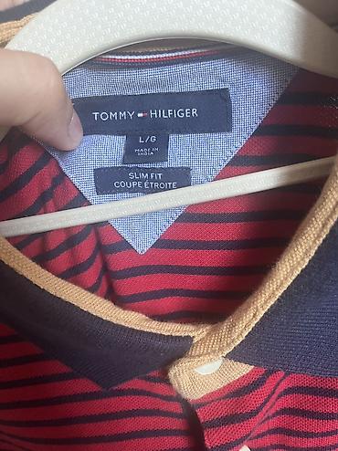 Kişi geyimləri: Original tommy hilfiger L olcu 5-6 defe geyinilib yeni kimidi 150 azn — 2