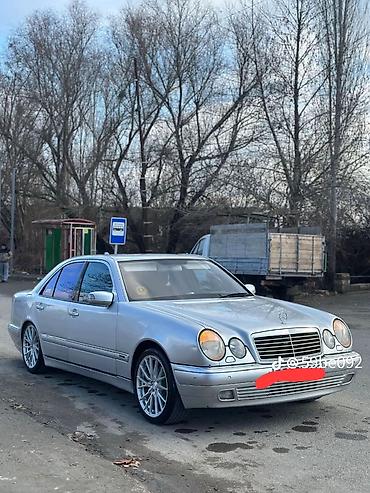 mercedes 180 b: Mercedes-Benz E-Class W210 sedan - Kuzov: 4 qapılı sedan, gümüşü rəng — 1