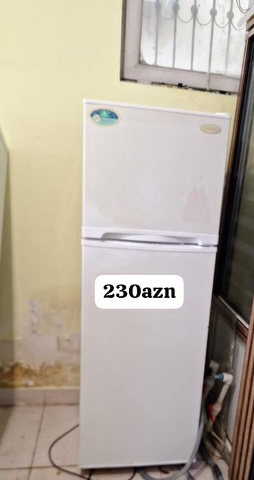 mini bar soyuducu: İki qapılı məişət tipli soyuducu. - Üst hissədə dondurucu bölmə, alt