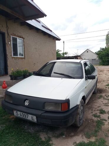 215 65 16 с: Volkswagen Passat: 1991 г., 1.8 л, Механика, Бензин, Седан